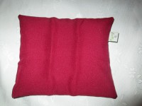 COJIN DE SEMILLAS MULTIUSO, ROJO  MÀS BOLSA DE GUARDADO Y TARJETA CORPORATIVA CON INSTRUCCIONES DE USO.